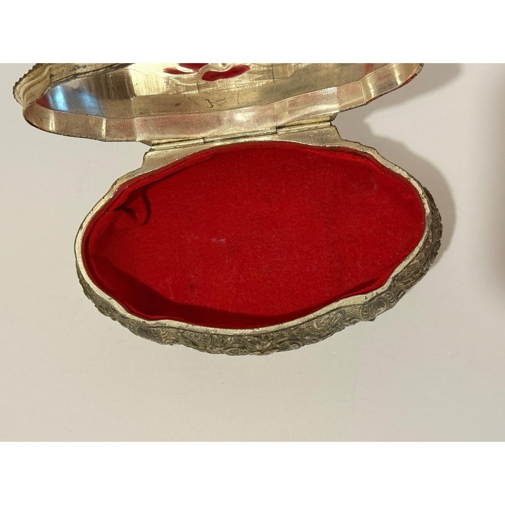 Vintage Silver Tone Oval Footed Jewelry Trinket  Box Courting Couple Victorian - Picture 9 of 16